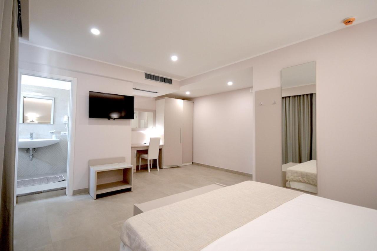Hotel Residence Il Gabbiano ชิโรมารีนา ภายนอก รูปภาพ