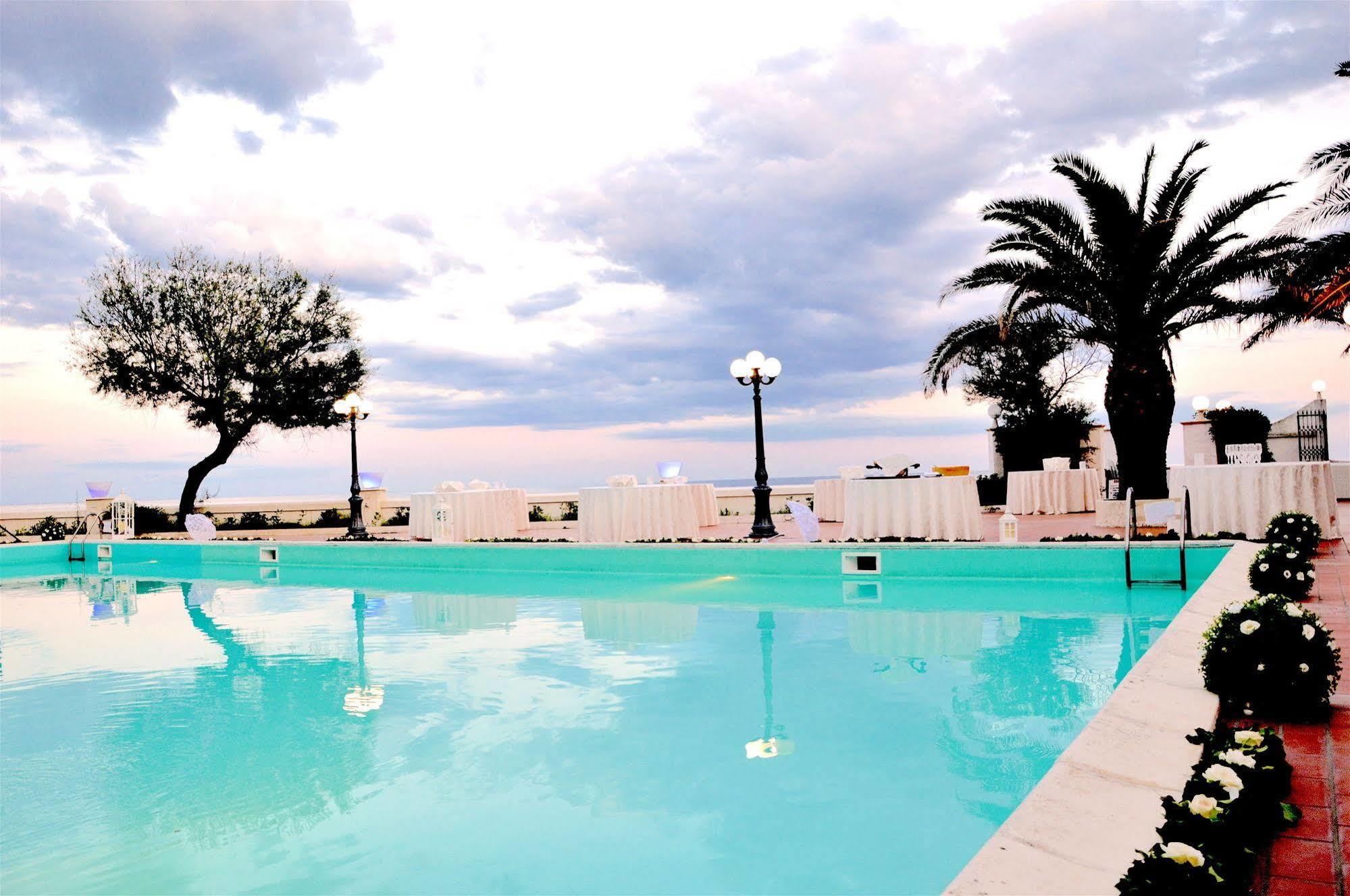 Hotel Residence Il Gabbiano ชิโรมารีนา ภายนอก รูปภาพ